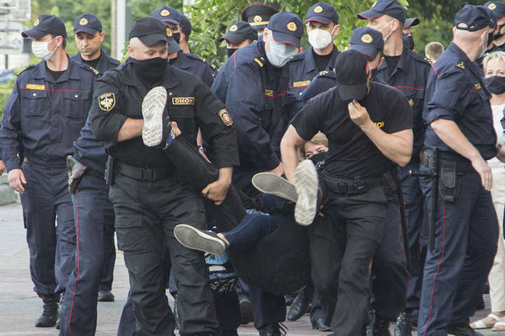 Влада Білорусі відпустить додому одного із затриманих у Мінську українців