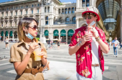 В Україні станом на 14 серпня показник захворюваності на 100 тис населення становить 45,6, тому країна віднесена до «зеленої» зони