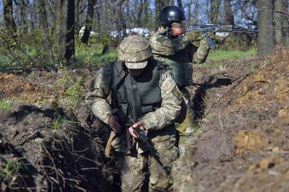 Окупанти обстріляли українські позиції під Авдіївкою