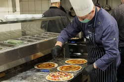 Людям не варто боятися їжі, харчового пакування, обробки або доставки харчів - ВООЗ