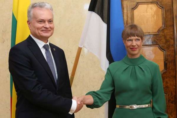 Президенти Литви та Естонії відмовилися від електроенергії з білоруської АЕС