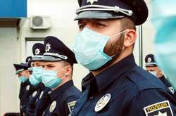 Раніше повідомлялося, що Європейський Союз через свою консультативну місію в Україні передав державним відомствам у регіонах захисне обладнання, призначене для запобігання поширенню коронавірусу