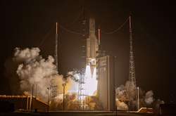 Франція вивела на орбіту три космічних апарати 