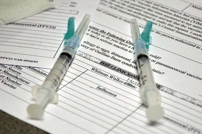 Світові виробники випустили рекордну кількість вакцин проти грипу на тлі пандемії кронавірусу