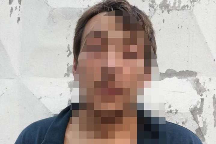 Чоловік у масці пограбував автозаправку в Києві 