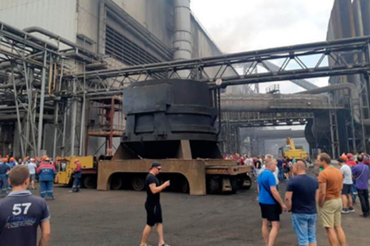 Промисловий колапс у Білорусі. Підприємства одне за одним припиняють роботу