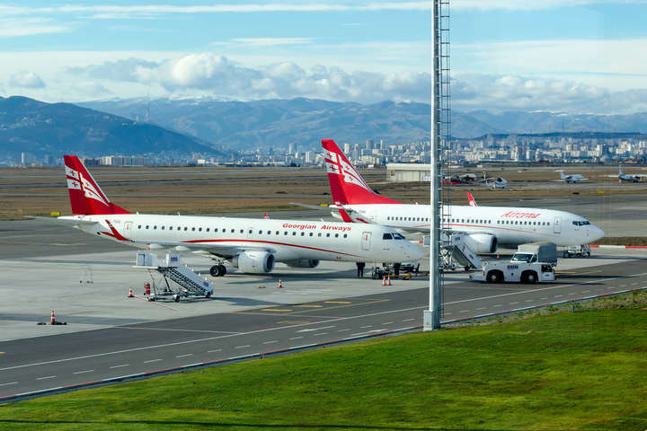Грузія ще на місяць продовжила заборону на міжнародні авіарейси