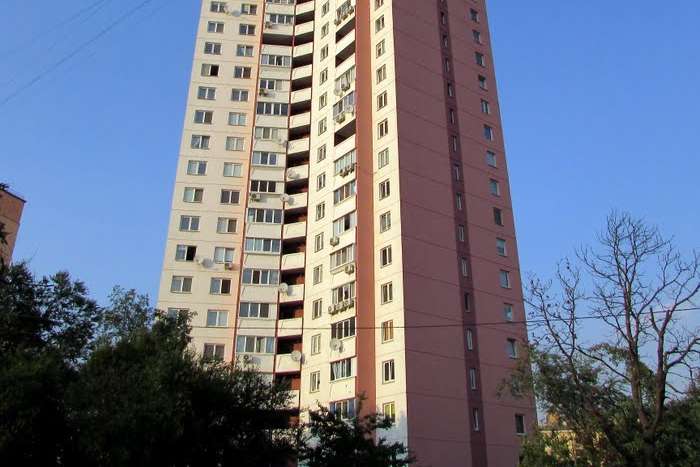 Мешканці 24-поверхового будинку в Києві залишилися без світла через дії управителів