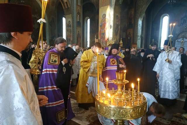 Московська церква представила черкащанам нового ієрарха Снігірьова (фото, відео)