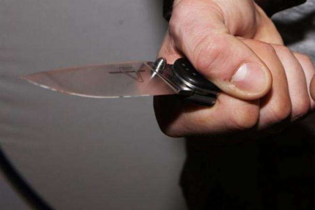 У квартирі в Борисполі поліція виявила тіло чоловіка з ножовим пораненням