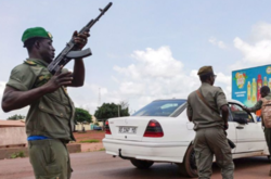 У Малі військові арештували керівництво країни й вимагають відставки президента