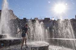 Погода на 20 августа: в Украине будет жарко, но дождливо