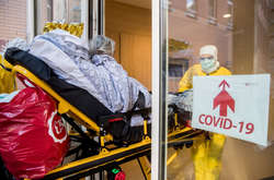 Лідером за кількість виявлених інфікованих залишаються США