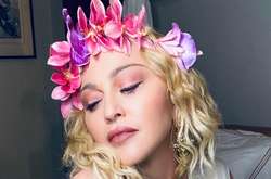  62-летняя певица Мадонна организовала эффектную вечеринку в свой день рождения 
  