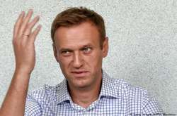 Отравление Навального: врачи спасают его жизнь, но диагноз не сообщают (видео)