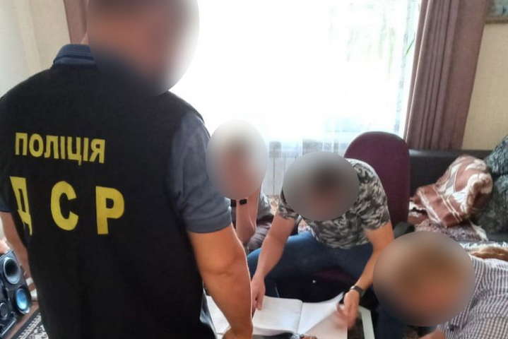 На Вінниччині затримали шахраїв, які «працевлаштовували» людей за кордоном