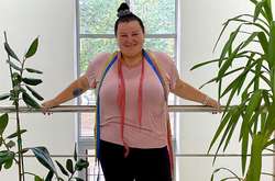 Худеет на глазах: Alyona Alyona показала фигуру в купальнике