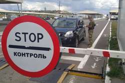 Українські прикордонники готові пропускати людей через КПВВ «Новотроїцьке» щоденно, однак суміжний блокпост окупантів працює лише щопонеділка та щоп’ятниці