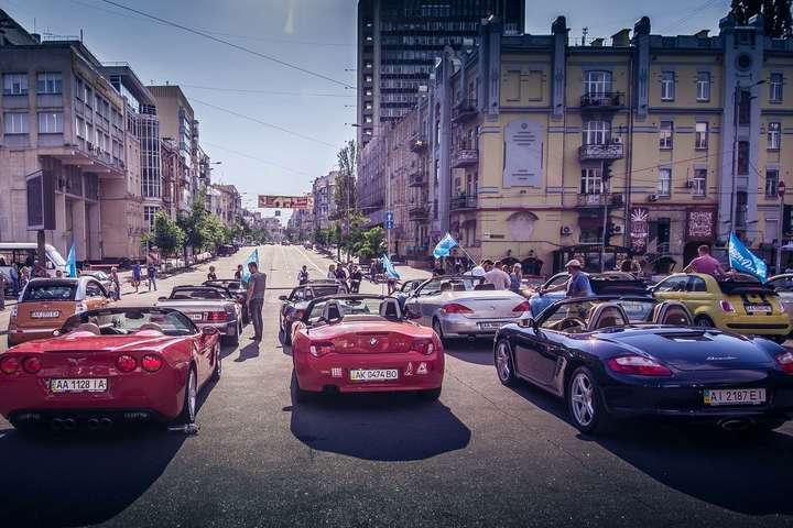 У Києві пройде парад і дискотека кабріолетів під відкритим небом 