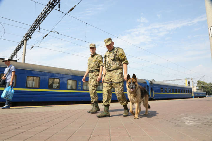 В поездах «Укрзализныци» с конца августа будет военизированная охрана вместо полиции