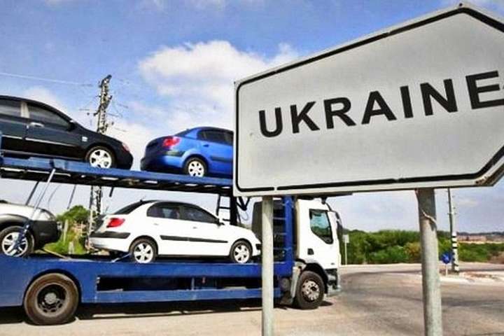 У першому півріччі імпорт легкових авто в Україну знизився на 36%
