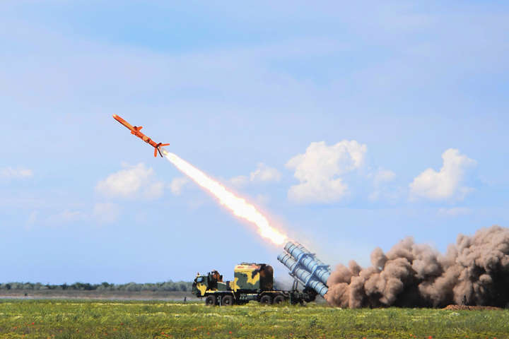 Українська армія прийняла на озброєння новітній ракетний комплекс «Нептун»