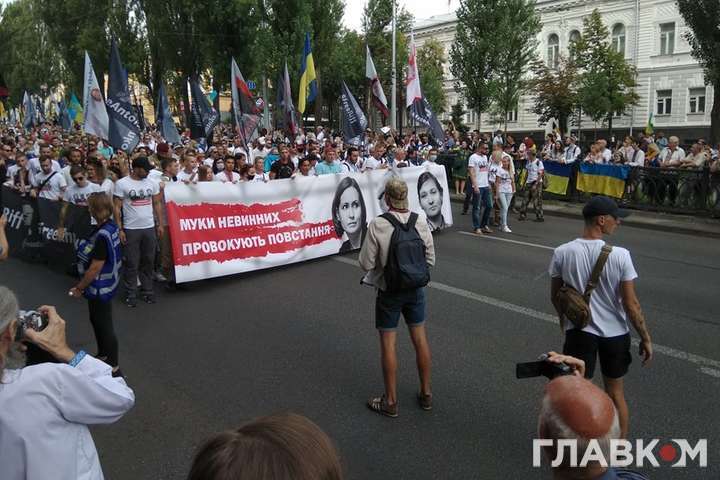 Зеленський заявив, що в Україні буде великий військовий парад