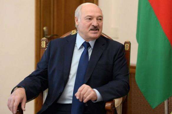 Лукашенко пригрозив вчителям, які не поділяють його ідеологію