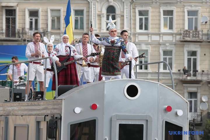 Звуки скандала: ОП подготовил праздничное попурри с нарушением авторских прав украинских артистов 