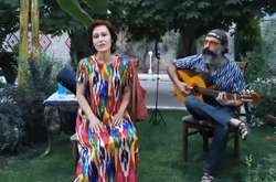 Узбецькі артисти неймовірно виконали український хіт до Дня Незалежності