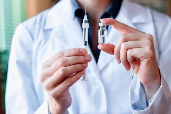 В Італії почали тестувати на людях потенційну вакцину від коронавірусу