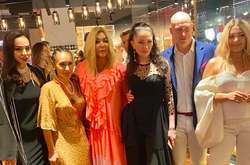 Директор Дворца «Украина» отпраздновал день рождение. Кто пришел поздравить (фото)