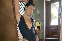  45-летняя актриса Ева Лонгория показала, как начинает свой день 
  