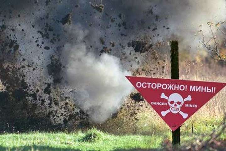 ООС: на Донбассе подорвались двое военных