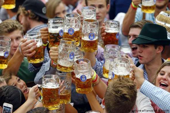 Влада німецького міста хоче обмежити продаж алкоголю через зростання інфікованих Covid-19