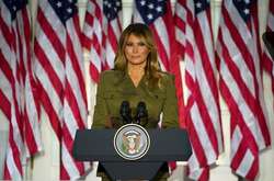 Меланию Трамп раскритиковали за «военный» наряд на съезде Республиканской партии (фото)