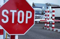 До конца сентября въезд в Украину для иностранцев «красной» зоны закрыт решением Кабмина