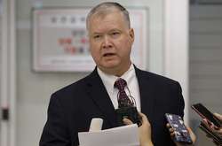  Стівен Е. Біґен прибув до Києва 