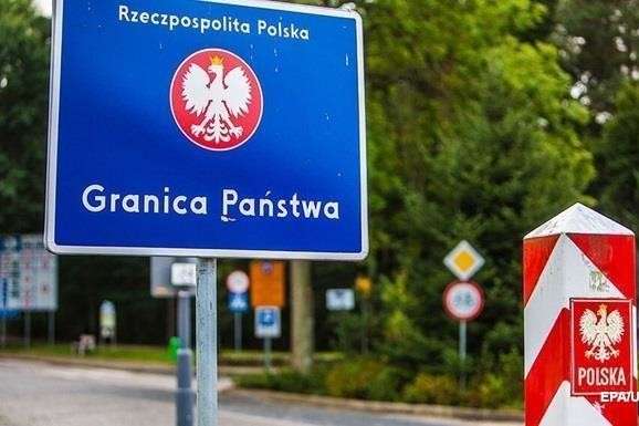 Польща пускає білорусів до країни без віз
