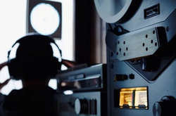 Підполковник СБУ продавав дані про телефонні розмови людей