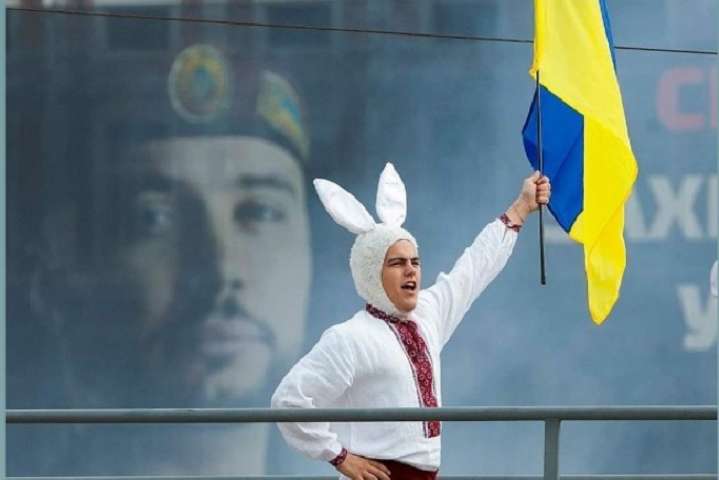 «Кролик» з прапором розповів про погрози після скандального концерту на День Незалежності
