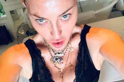  62-летняя певица Мадонна примерила дерзкий наряд 
  