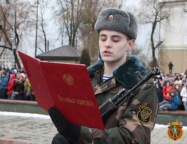 Президент Беларуси собирается вооружить демонстрантов
