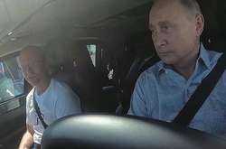 Володимир Путін 27 серпня прибув з візитом до анексованого Криму