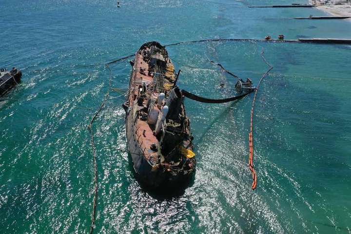 Підняття Delfi: на борту танкера знайшли величезну пробоїну