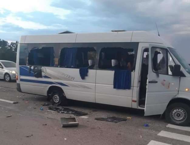 Под Харьковом совершено нападение на автобус с членами организации «Патриоты за жизнь» (фото, видео)