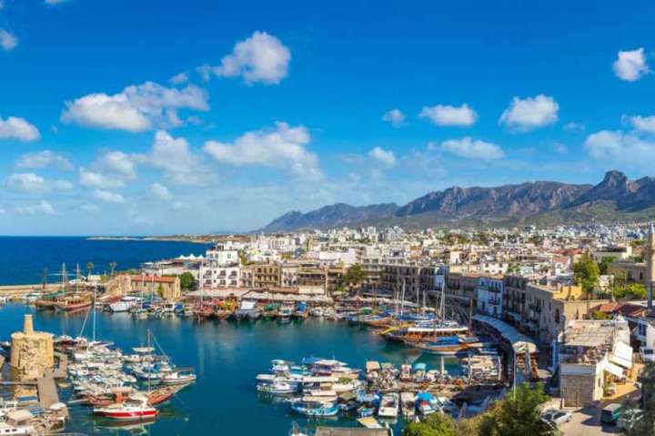 Кіпр ввів особливі умови в'їзду для українських туристів