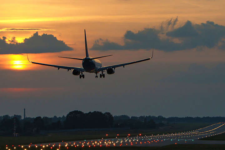 Польща з вересня планує заборонити авіаперевезення майже з пів сотні країн