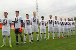 Футболісти білоруського клубу вийшли на матч зі зображенням загиблого під час протестів фаната