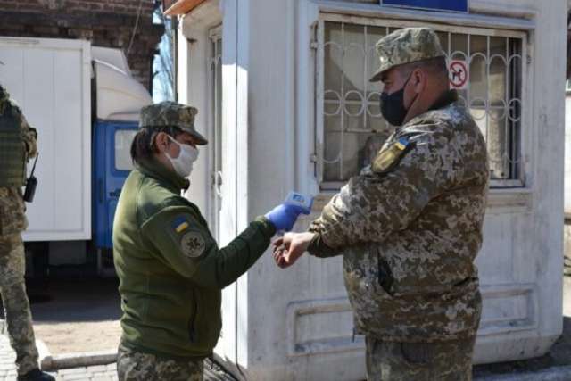 В український армії за добу понад пів сотні військовослужбовців заразилися Covid-19